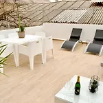 Hola - *